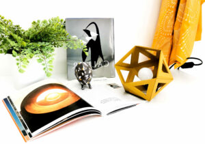 petite lampe a poser origami moutarde leonie et france collections