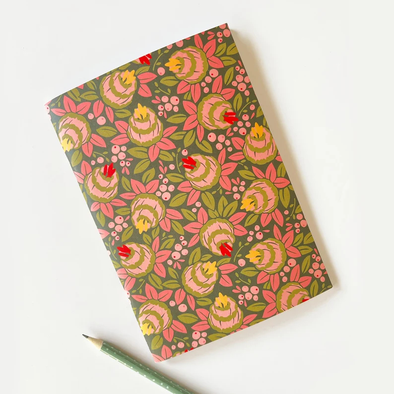 Carnet de notes ligné fleurs rose: Cahier de notes fantaisie original ligné  A5 fleurs - Notebook flowers - Idée cadeau (French Edition)