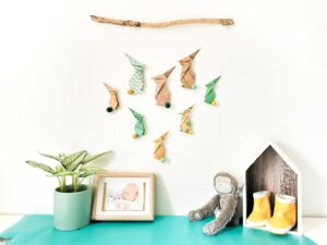 mobile enfant avec lapins verts origami decoration murale chambre enfant leonie et france boutique en ligne decorations min