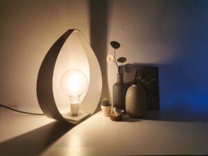 grande lampe goutte design eco responsable luminaire original couleur bois et gris leonie et france boutique de createurs francais min