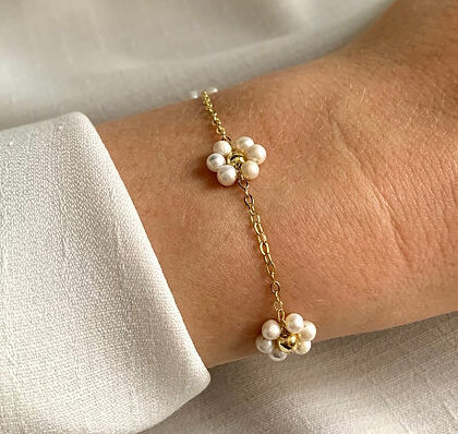 bracelet femme or fleur perle blanche idee cadeau original leonie et france eshop