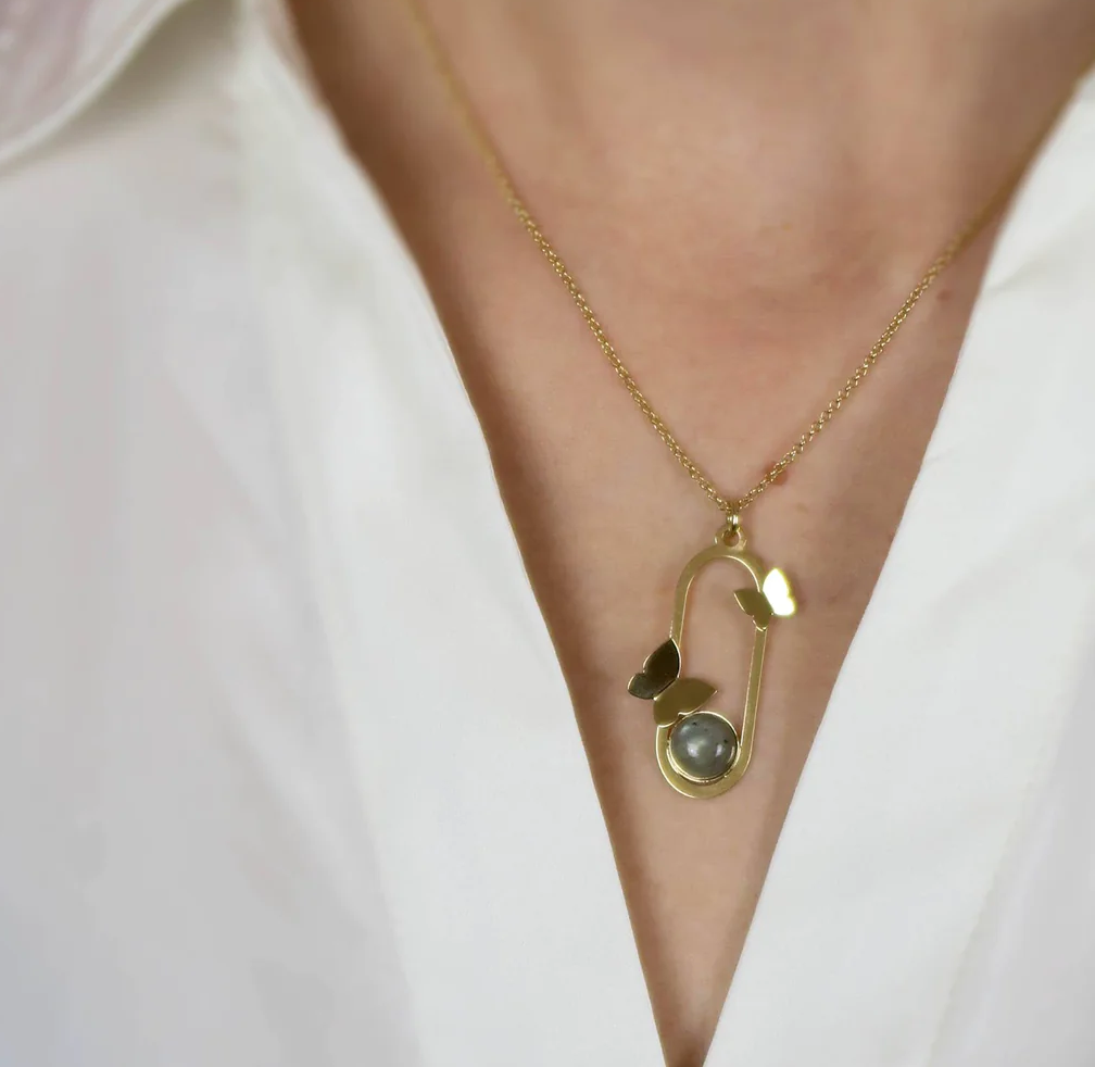 collier or femme pendentif papillon avec pierre fine idee cadeau original leonie et france eshop bijou de createur