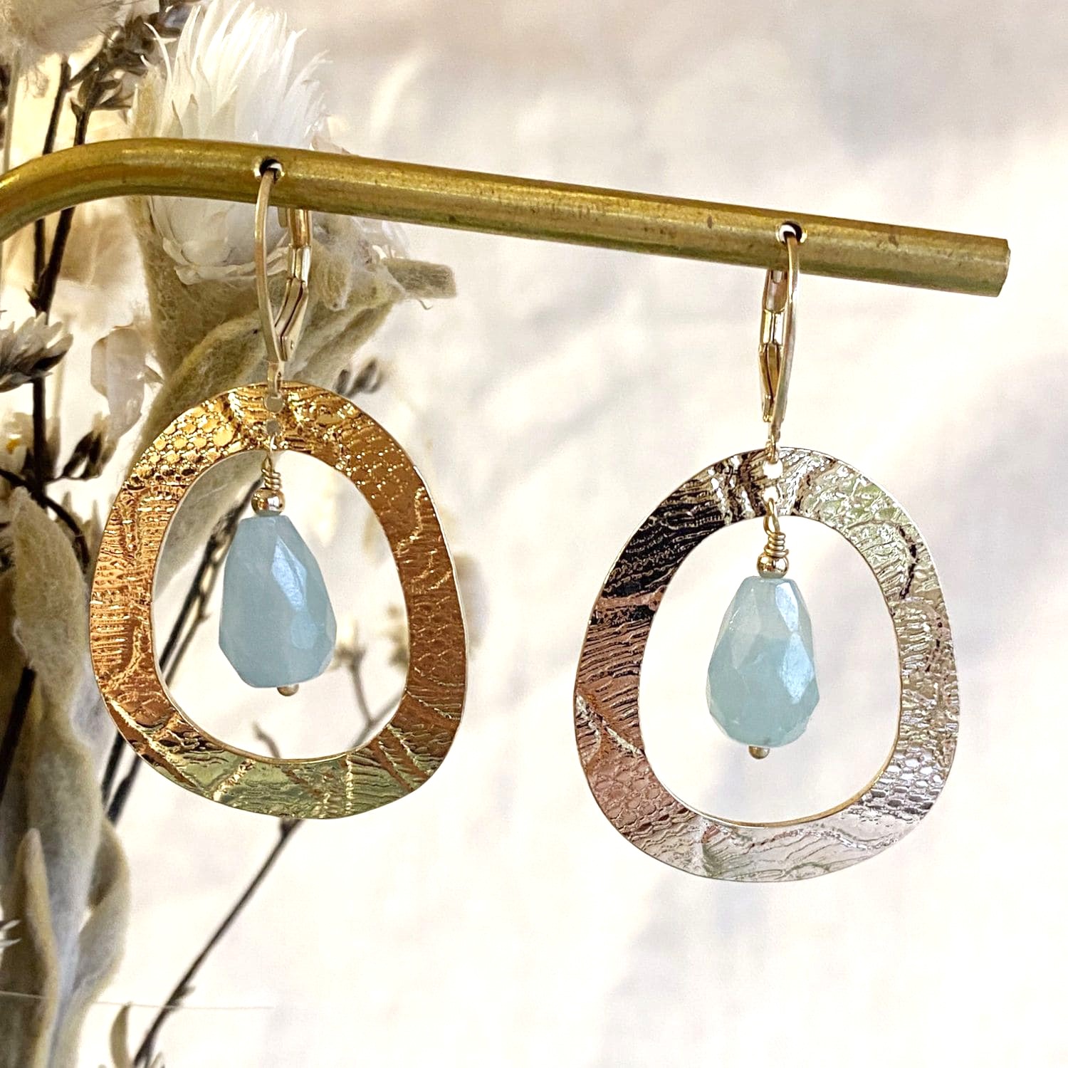 boucles d oreilles pendantes anneau dentelle pierre fine bleu vert idee cadeau original pour femme bijou de createur leonie et france eshop d artisans createurs francais