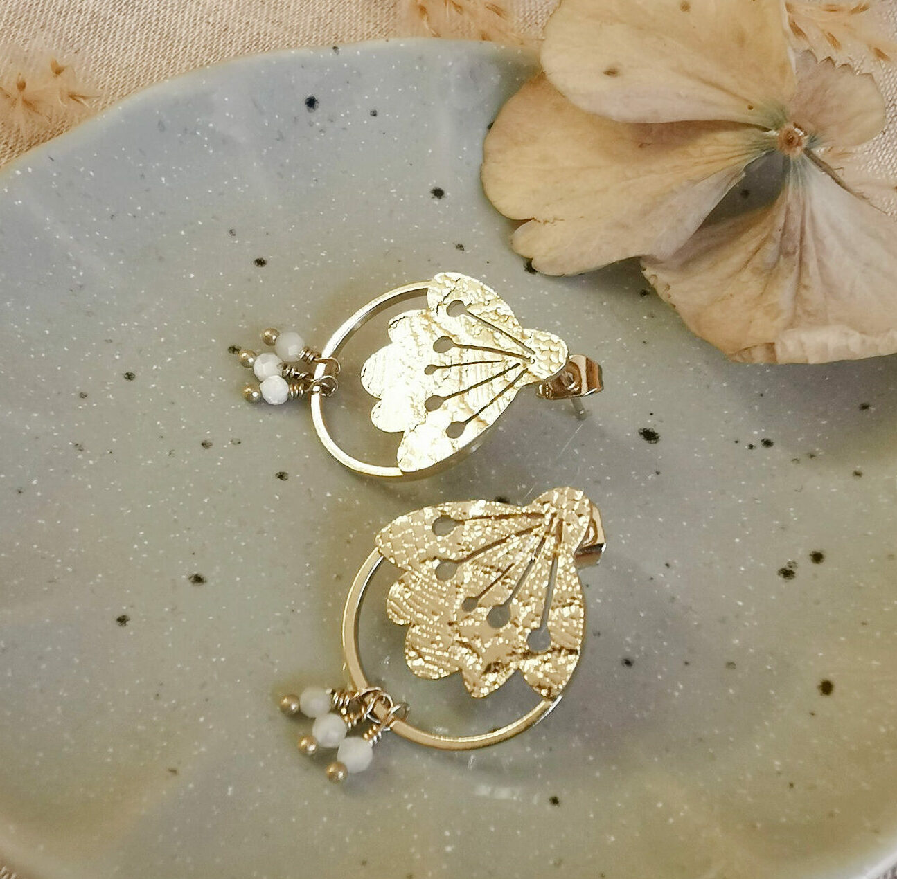 boucles d oreilles pendantes fleur blossom motif dentelle pierre fine idee cadeau original leonie et france eshop de bijoux de createurs francais