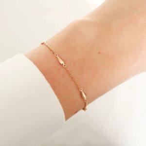 bracelet fine chaine gouttes or idee cadeau originale pour femme leonie et france eshop de bijou d artisans createurs francais