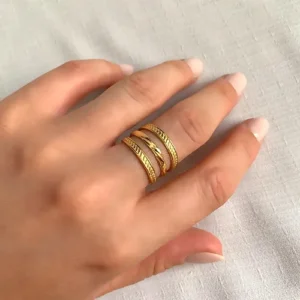 bague reglable femme multirangs 3 anneaux entrelaces or bijou fait main idee cadeau original pour femmes leonie et france eshop de bijoux de createurs francais