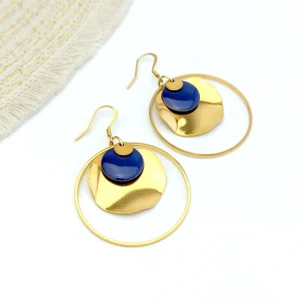 boucles d oreilles pendantes femme or pastille bleue idee cadeau original pour femmes leonie et france eshop de bijoux de createurs francais