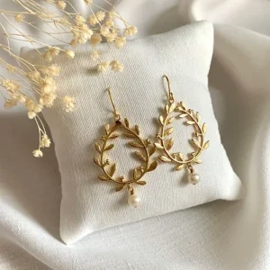 boucles d oreilles femme pendantes or couronne de fleurs idee cadeau original pour femmes leonie et france eshop de bijou de createur francais