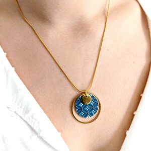 collier chaine or femme pendentif motif japonais bleu leonie et france eshop de createurs francais