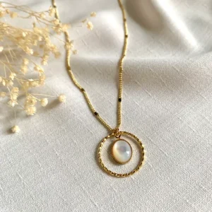 collier mi long femme or chaine fine pendentif cercle et pierre fine idee cadeau original pour femmes leonie et france eshop de bijoux de createurs francais