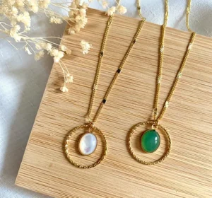 collier mi long femme or chaine fine pendentif cercle et pierre fine nacre aventurine idee cadeau original pour femmes leonie et france eshop de bijou de createur francais