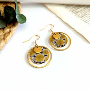 boucles d oreilles or longues fleurs jaunes idee cadeau original leonie et france eshop de createurs francais