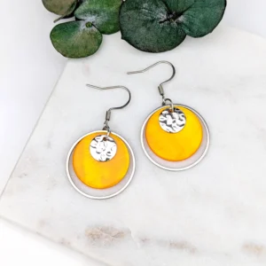 boucles d oreilles femme cercle argent nacre jaune idee cadeau original pour femmes leonie et france eshop de bijoux de createurs francais
