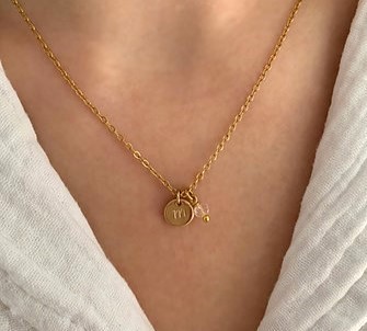 collier femme or chaine fine pendentif lettre gravee pierre de naissance idee cadeau original personnalisable pour femmes leonie et france eshop de bijoux de createurs francais mode francaise