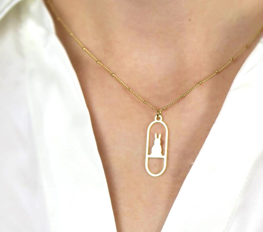 collier femme or chaine perlee pendentif lapin idee cadeau original pour femmes leonie et france eshop de bijou de createur francais